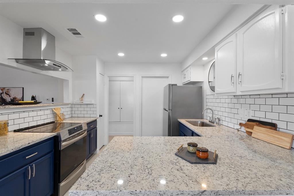 Photo of Listing #1307561