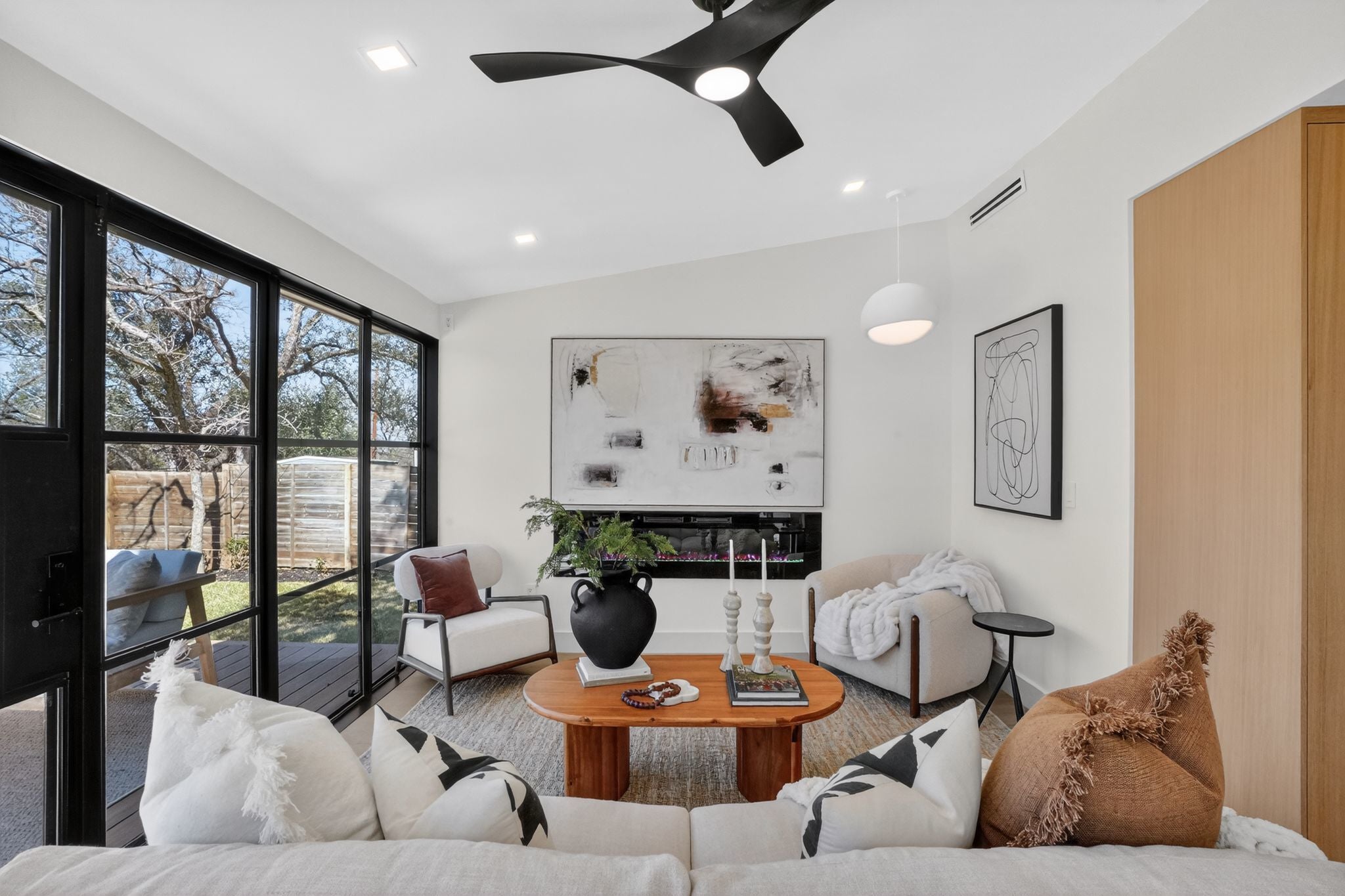 Photo of Listing #1307871