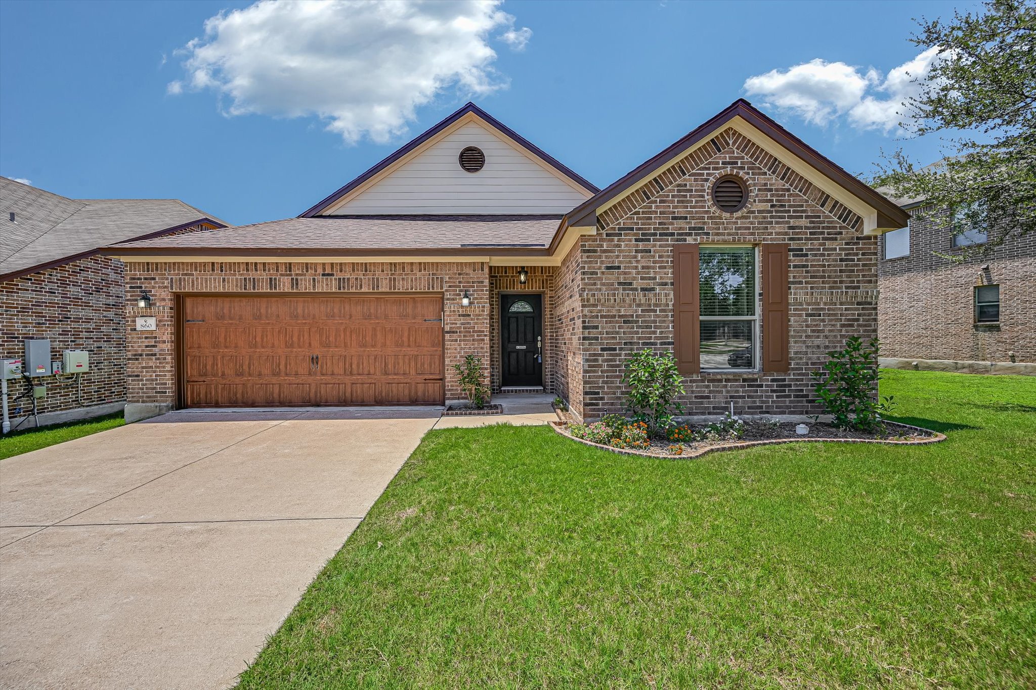 Photo of Listing #3726781