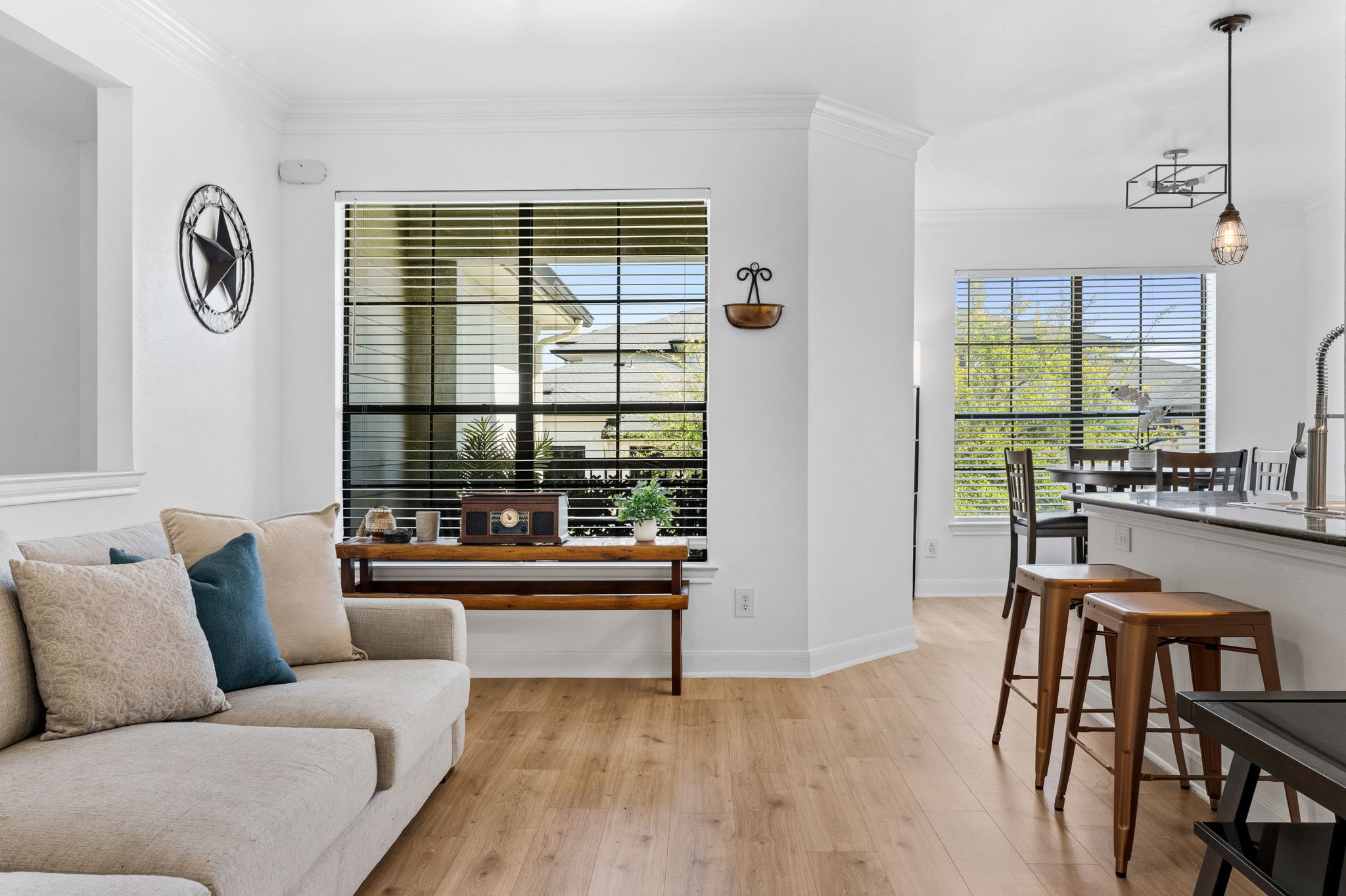 Photo of Listing #5684917