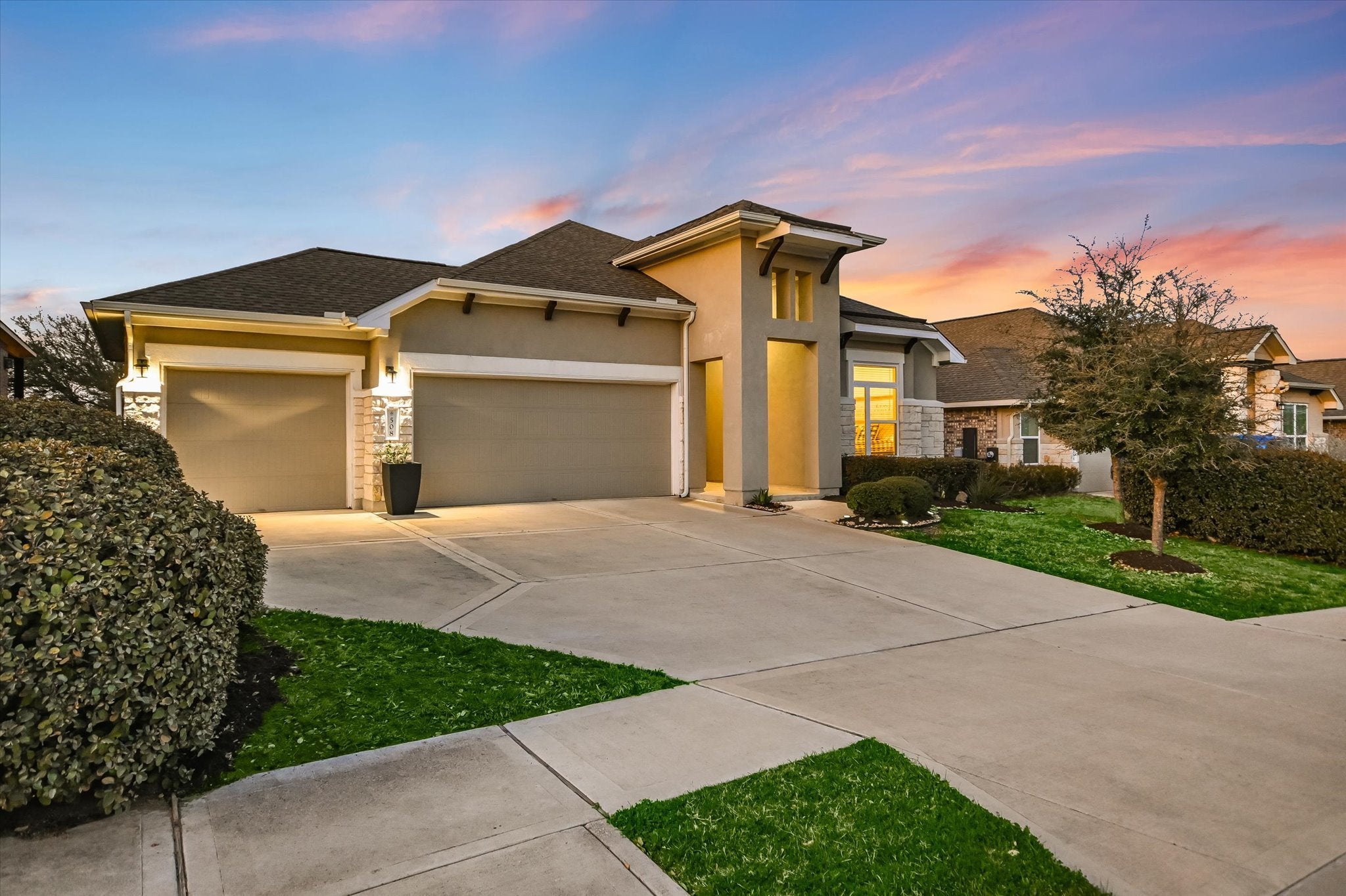 Photo of Listing #1290004