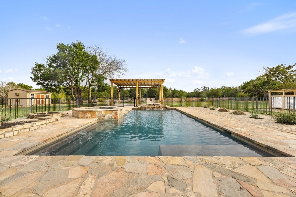 911 Oak Meadow Drive, Dripping Springs