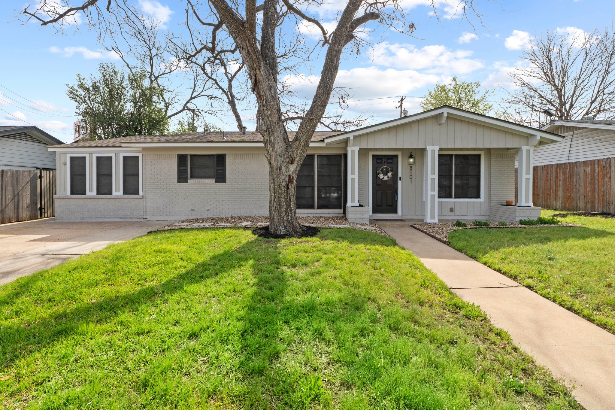 Photo of Listing #8222143