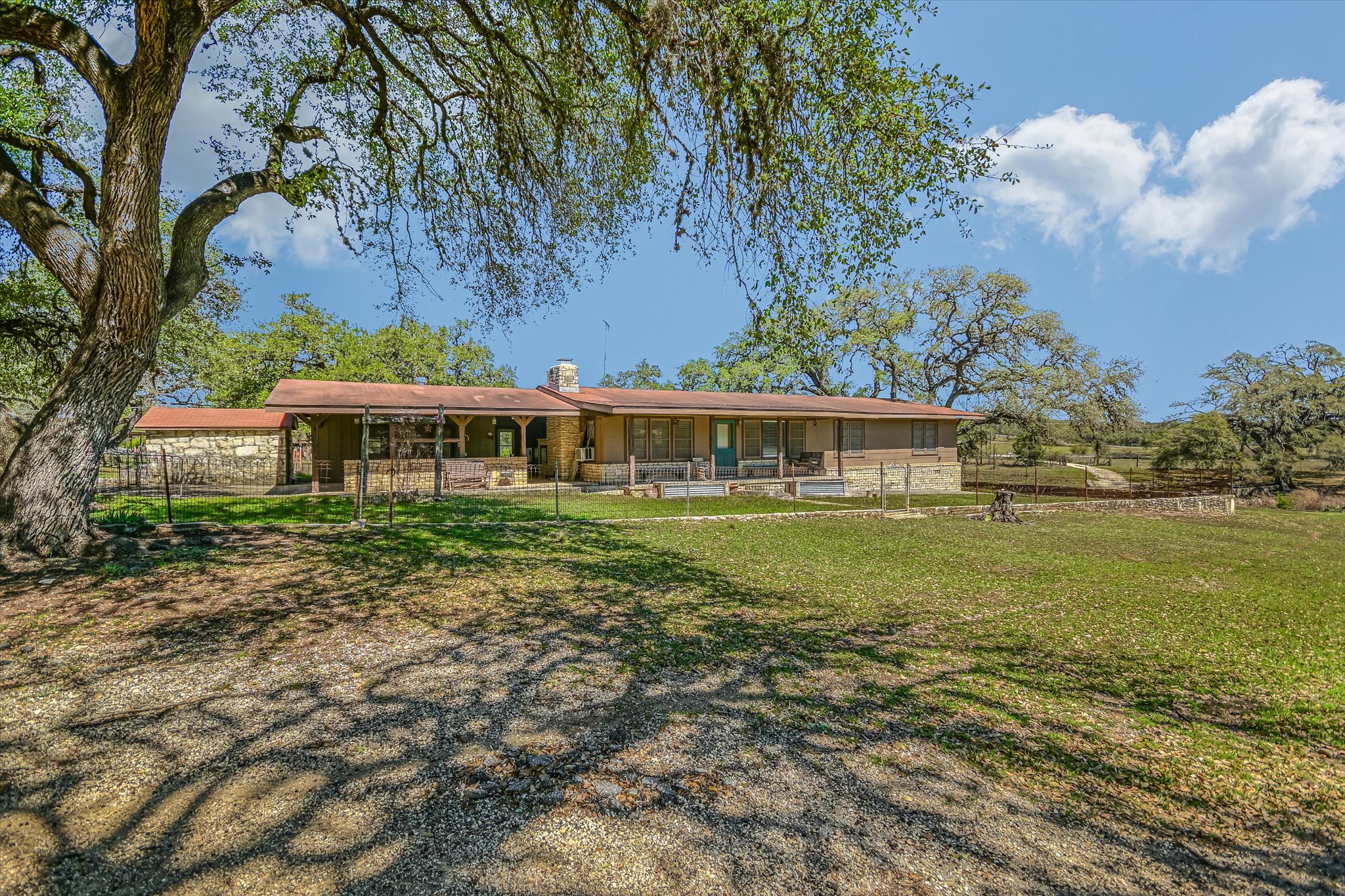 Photo of Listing #1711177