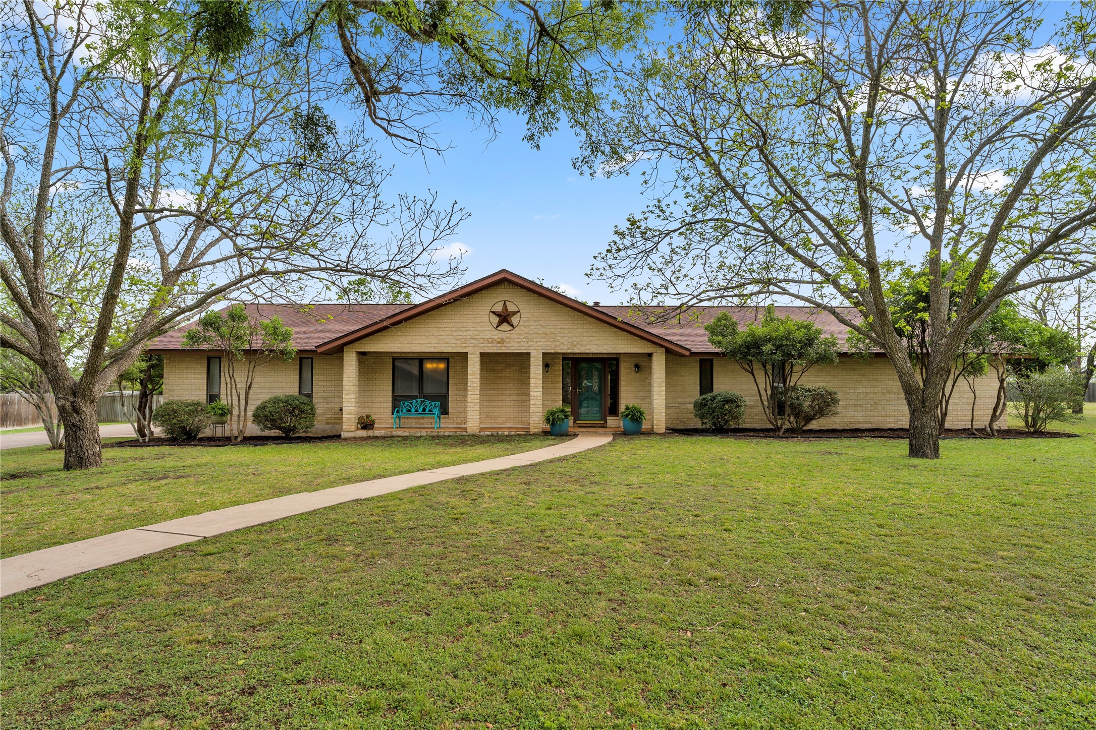 Photo of Listing #1490906