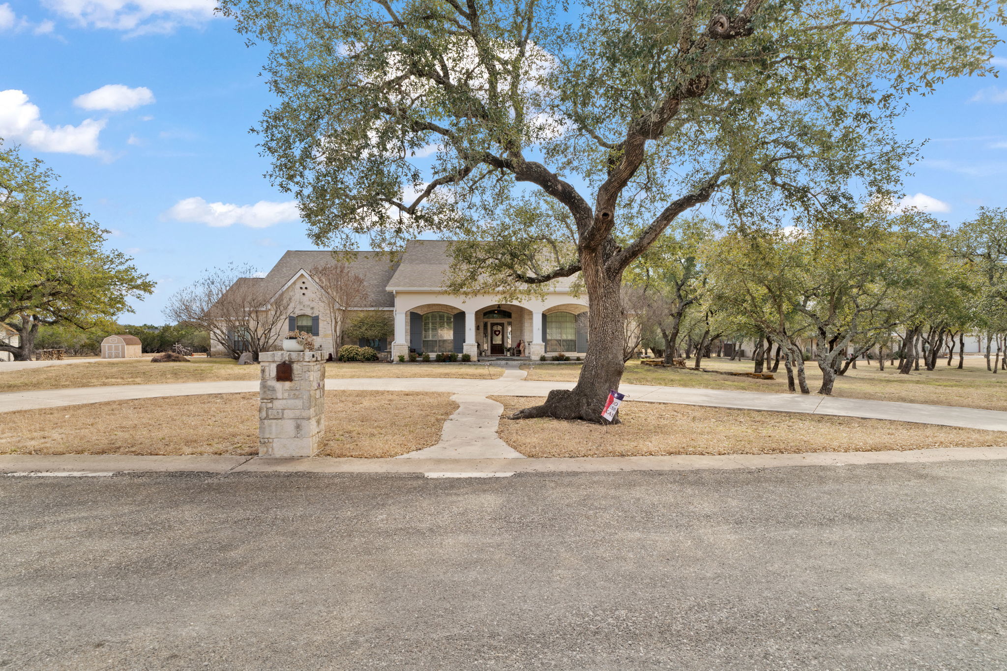 Photo of Listing #1898053