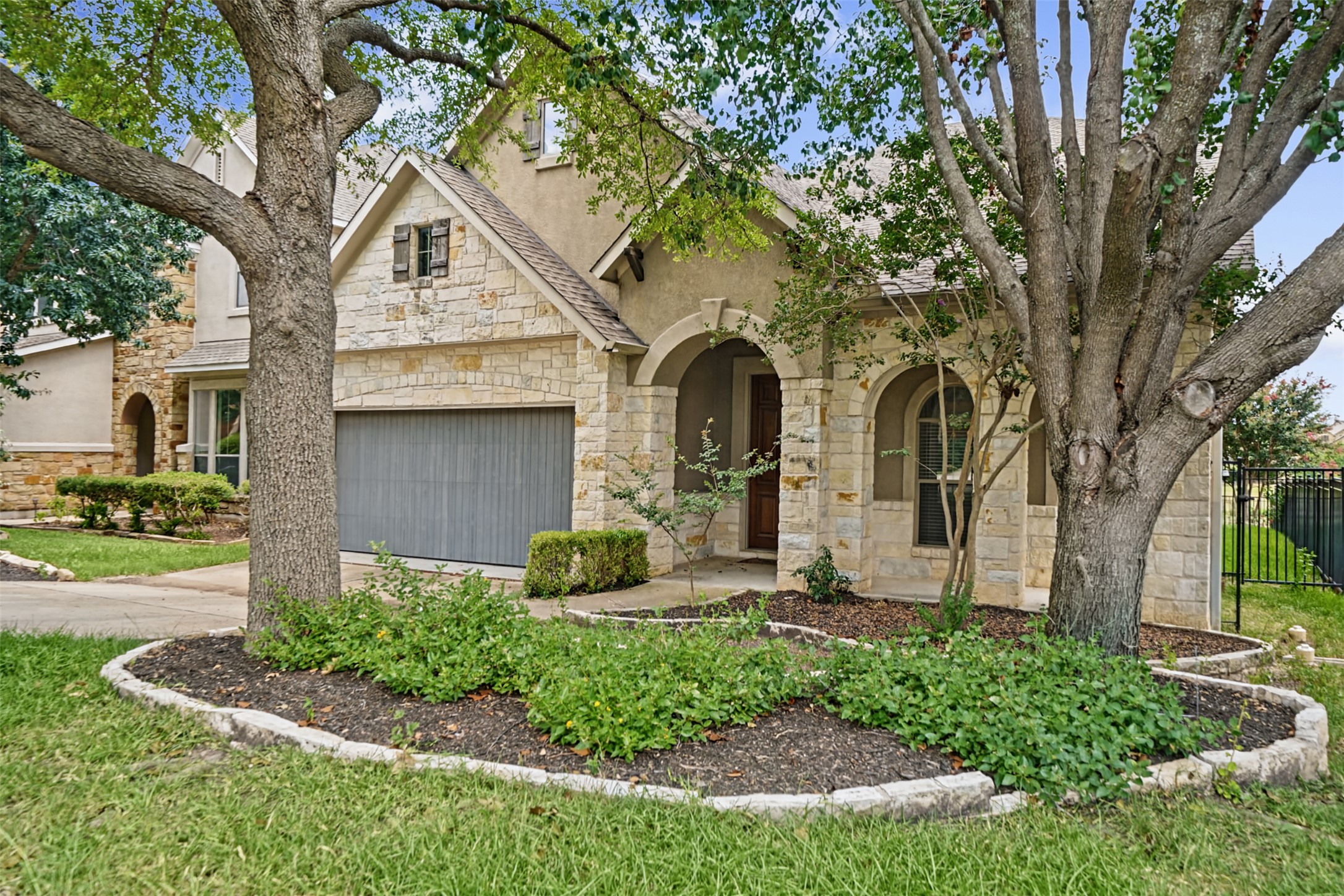 Photo of Listing #5472592