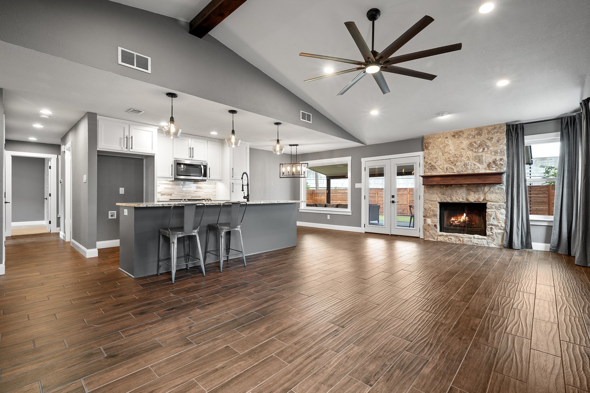 Photo of Listing #3628038