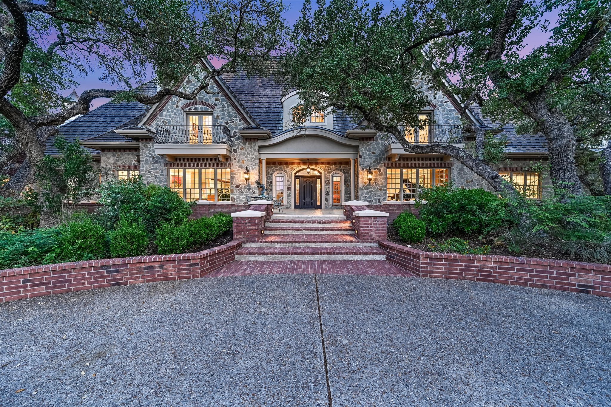 Photo of Listing #3829628