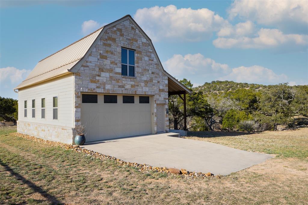 Photo of Listing #2573373