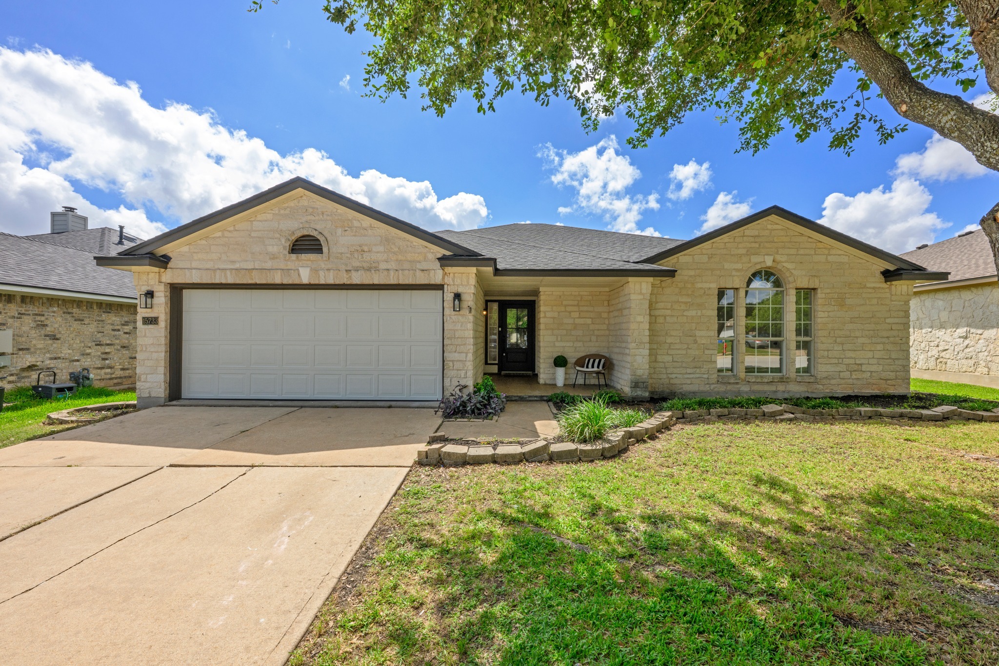 Photo of Listing #2106481