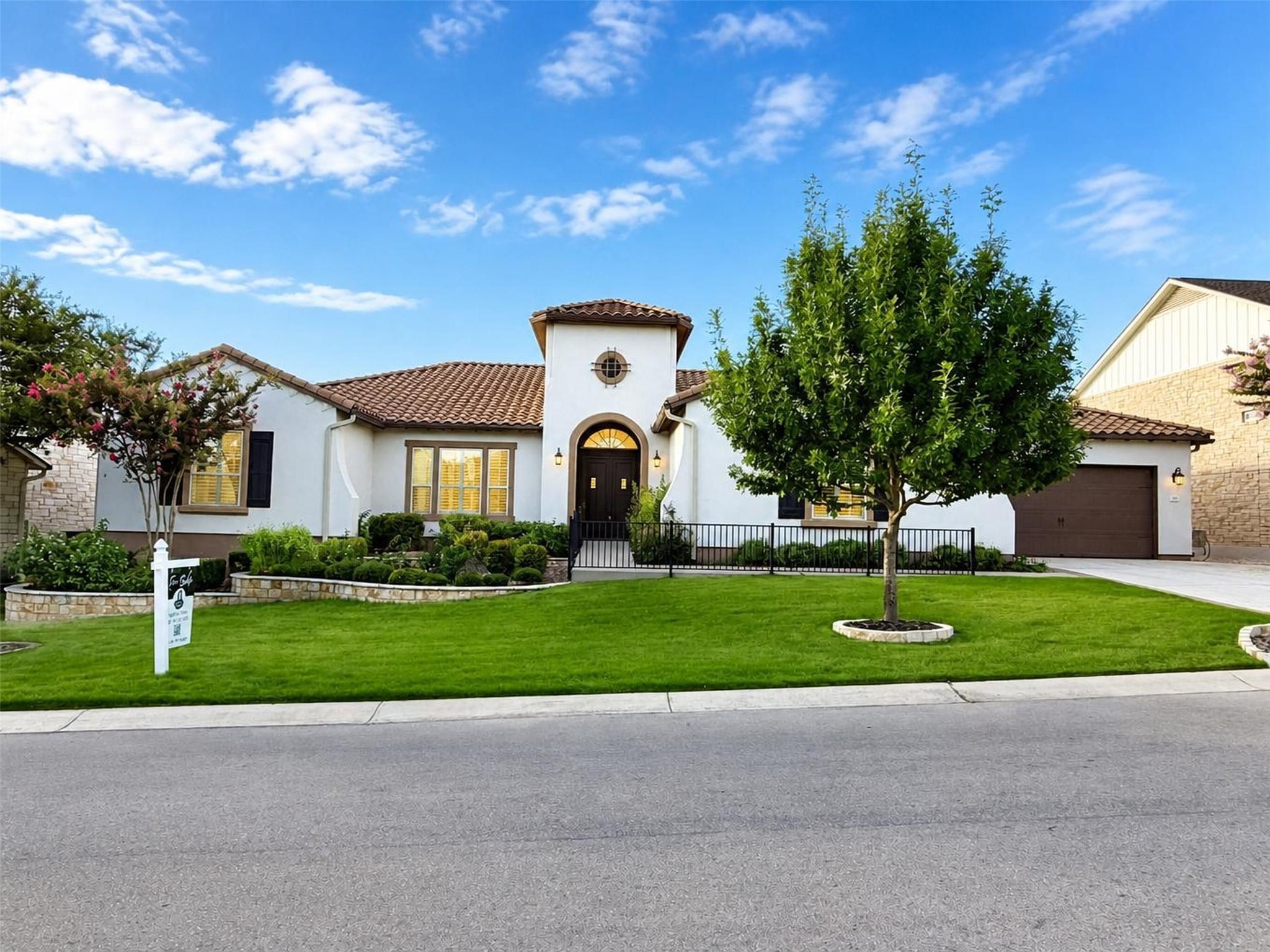 Photo of Listing #1236392