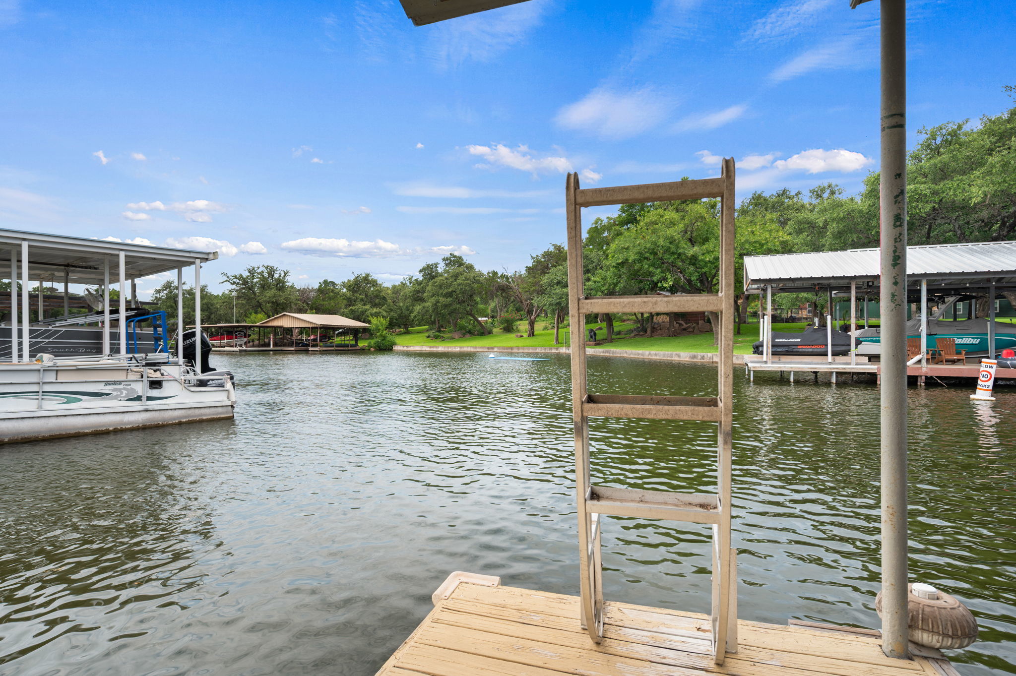 Photo of Listing #2371426