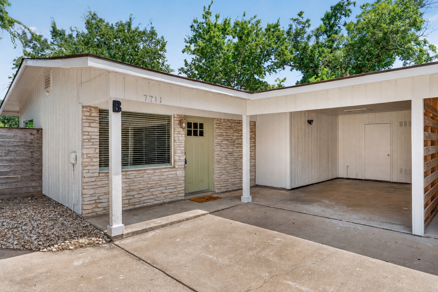 Photo of Listing #1405214