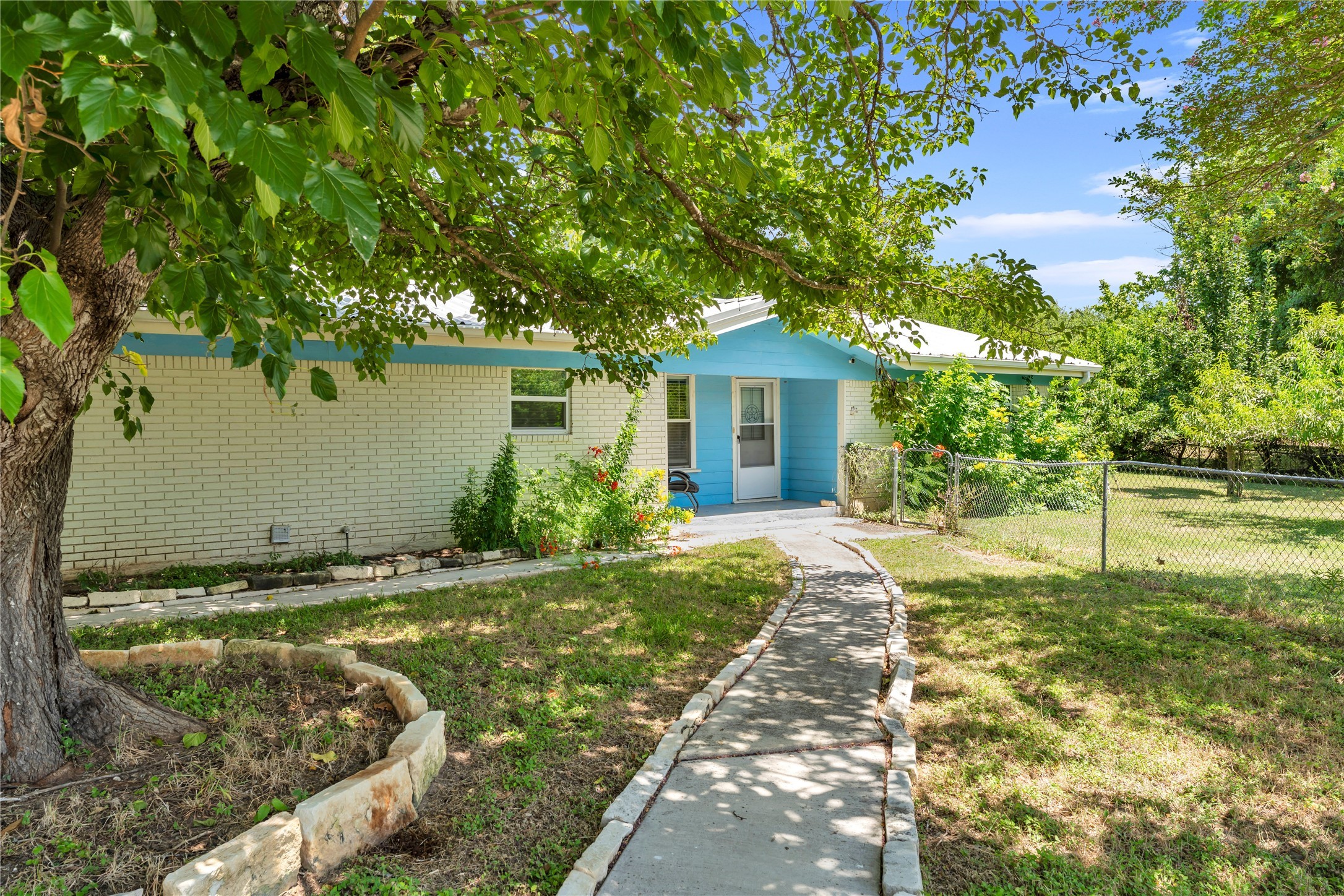 Photo of Listing #9307573