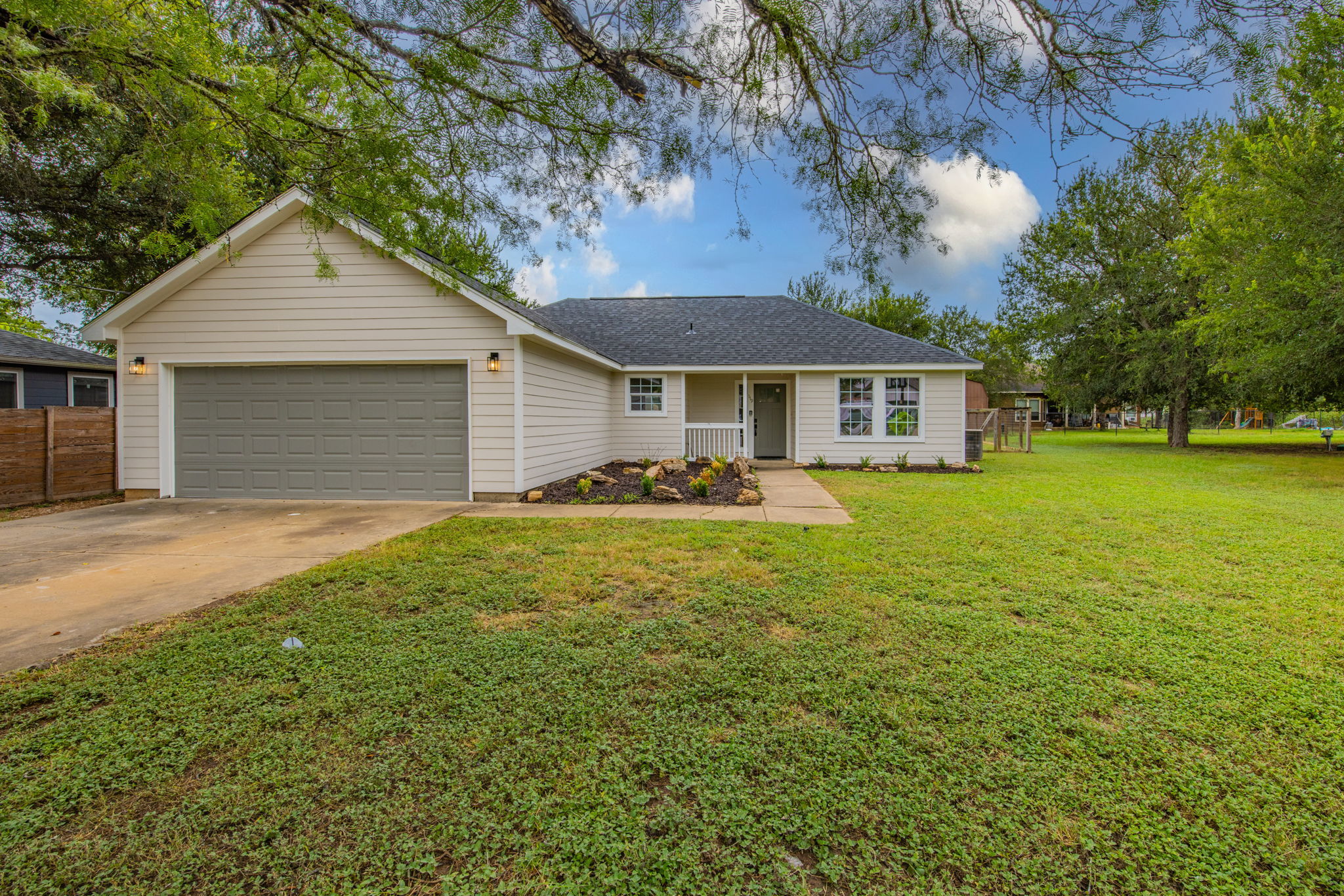 Photo of Listing #1308361