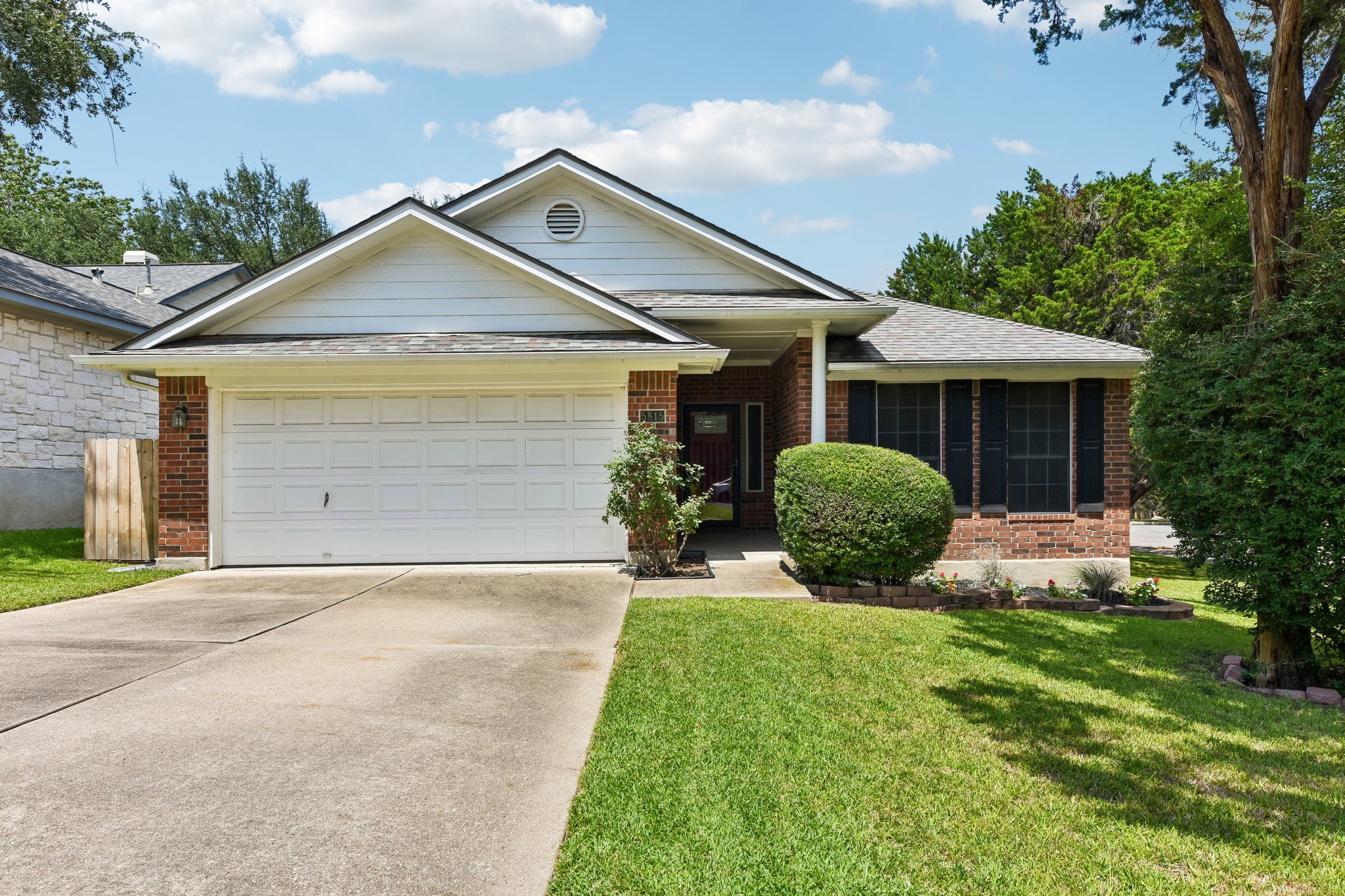Photo of Listing #9417098