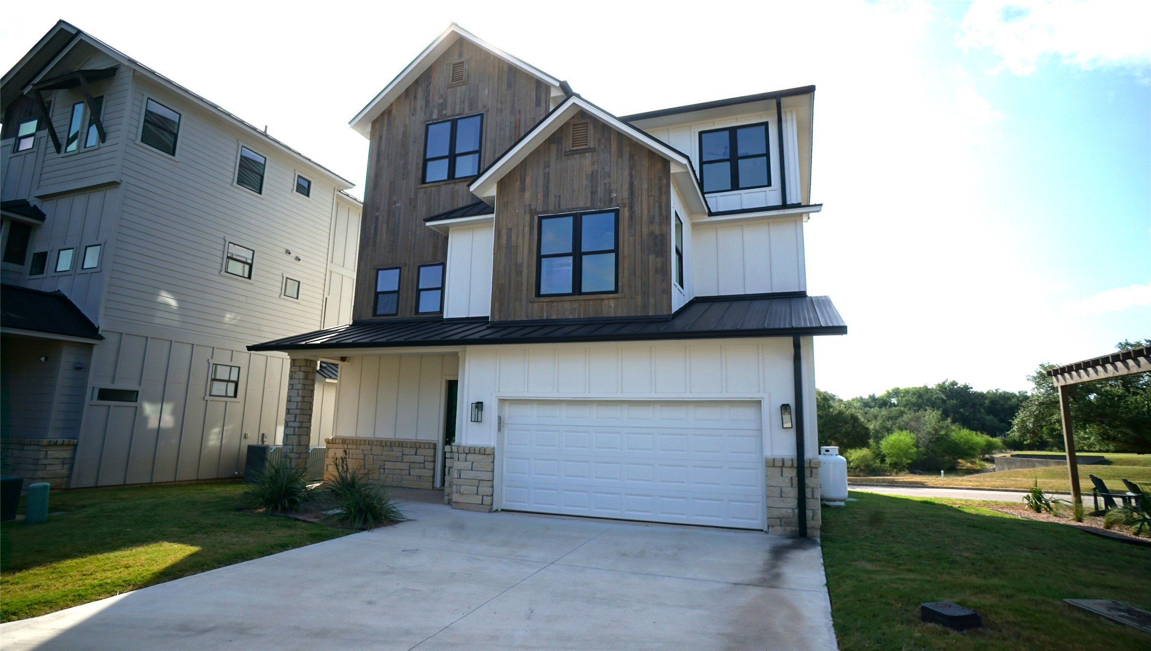 Photo of Listing #9113484