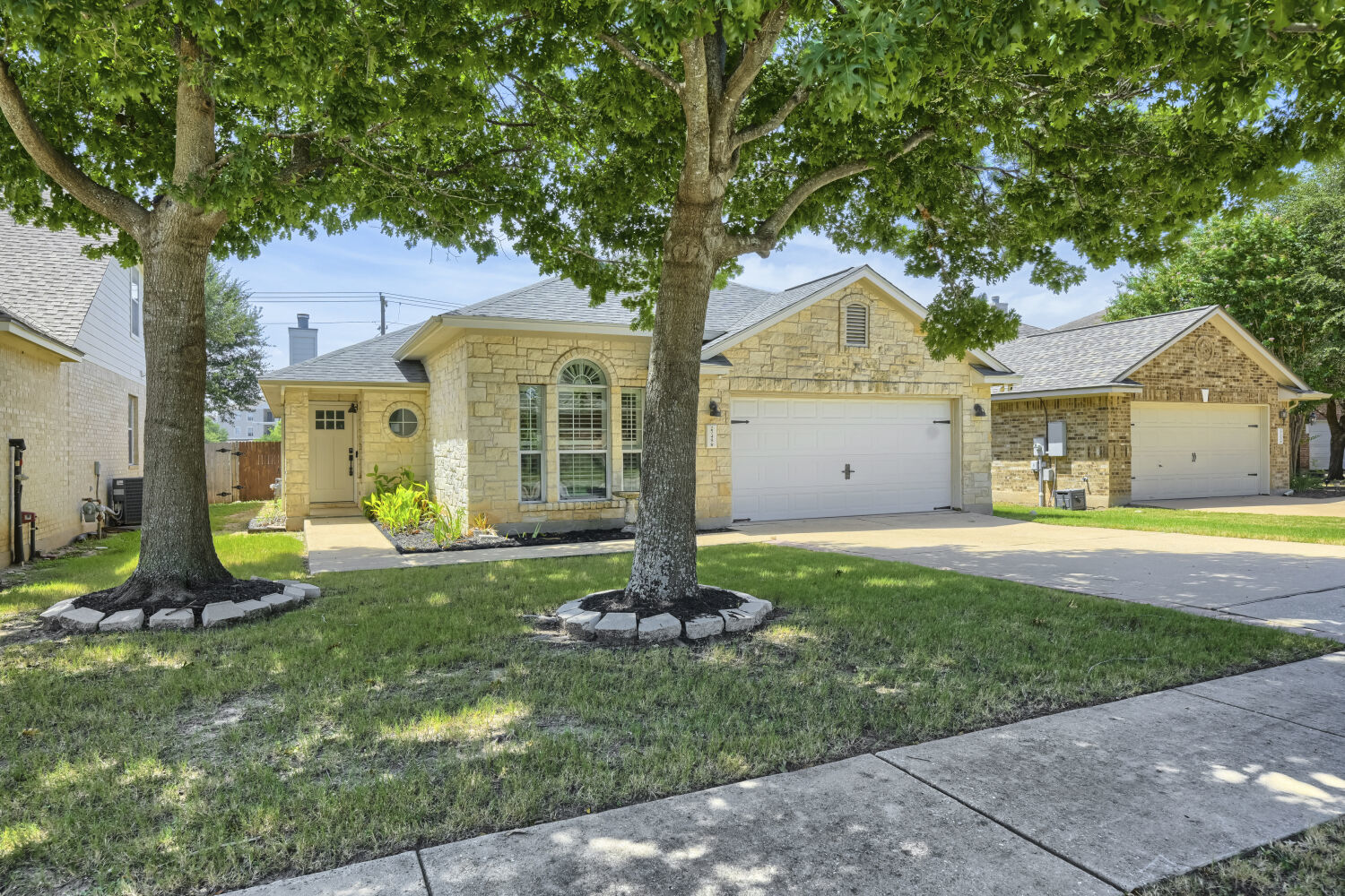 Photo of Listing #4471130