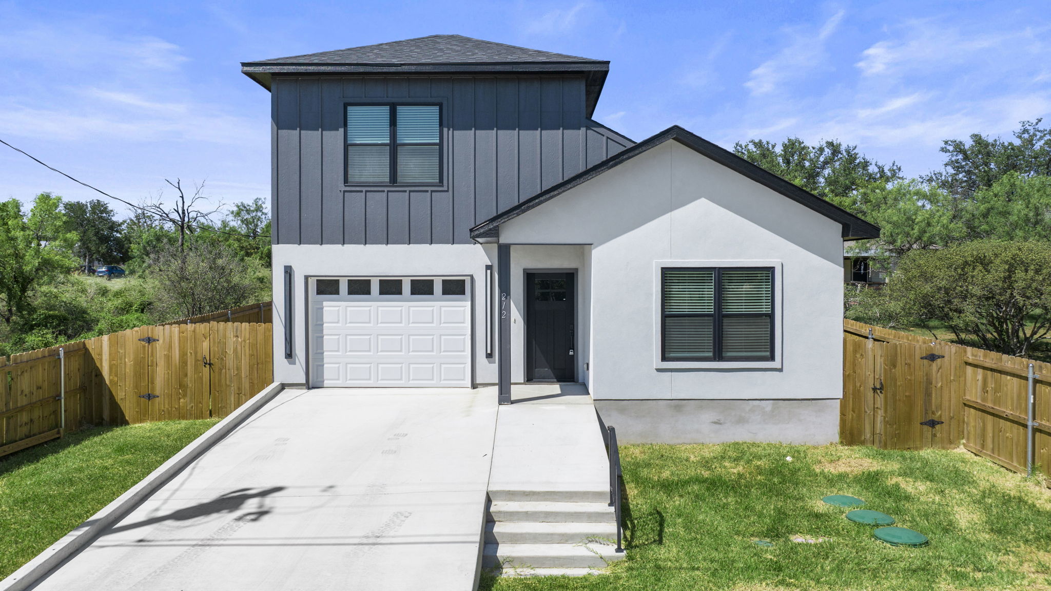 Photo of Listing #3193912