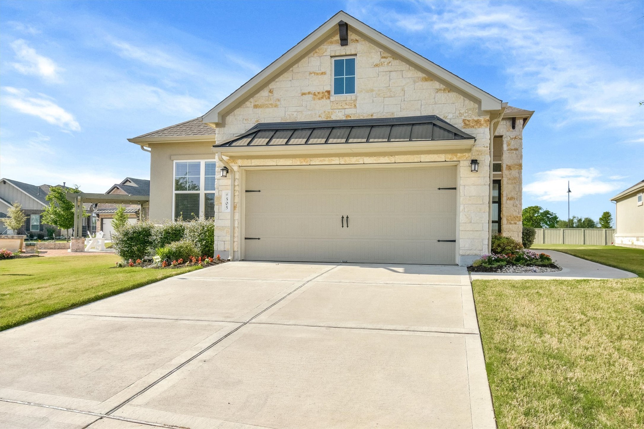 Photo of Listing #1700258