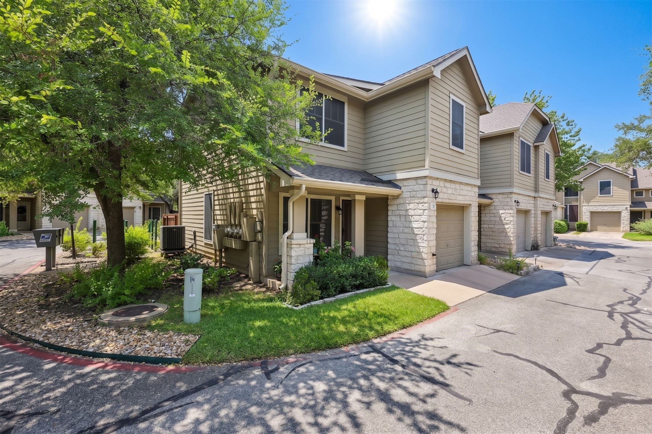 Photo of Listing #1748583