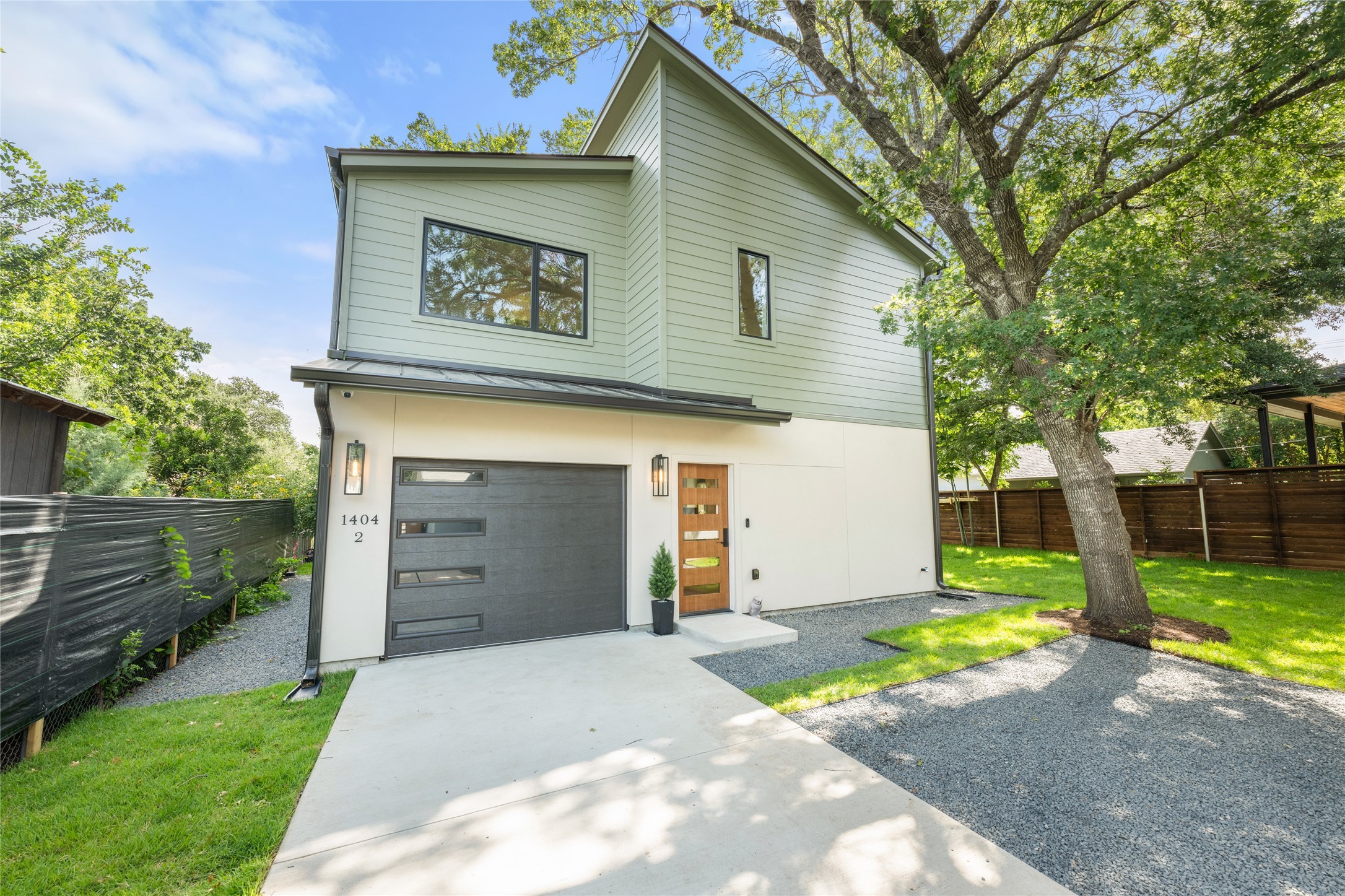 Photo of Listing #3142553