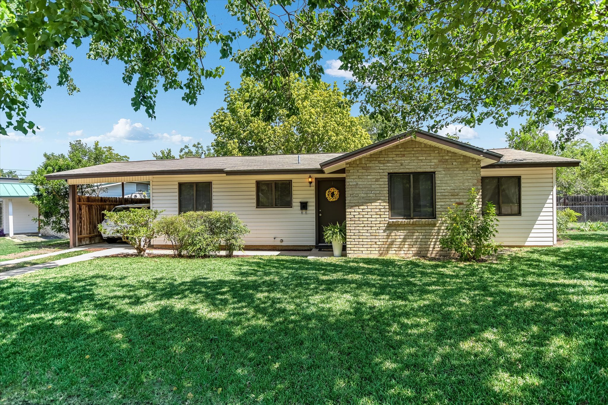 Photo of Listing #5614947