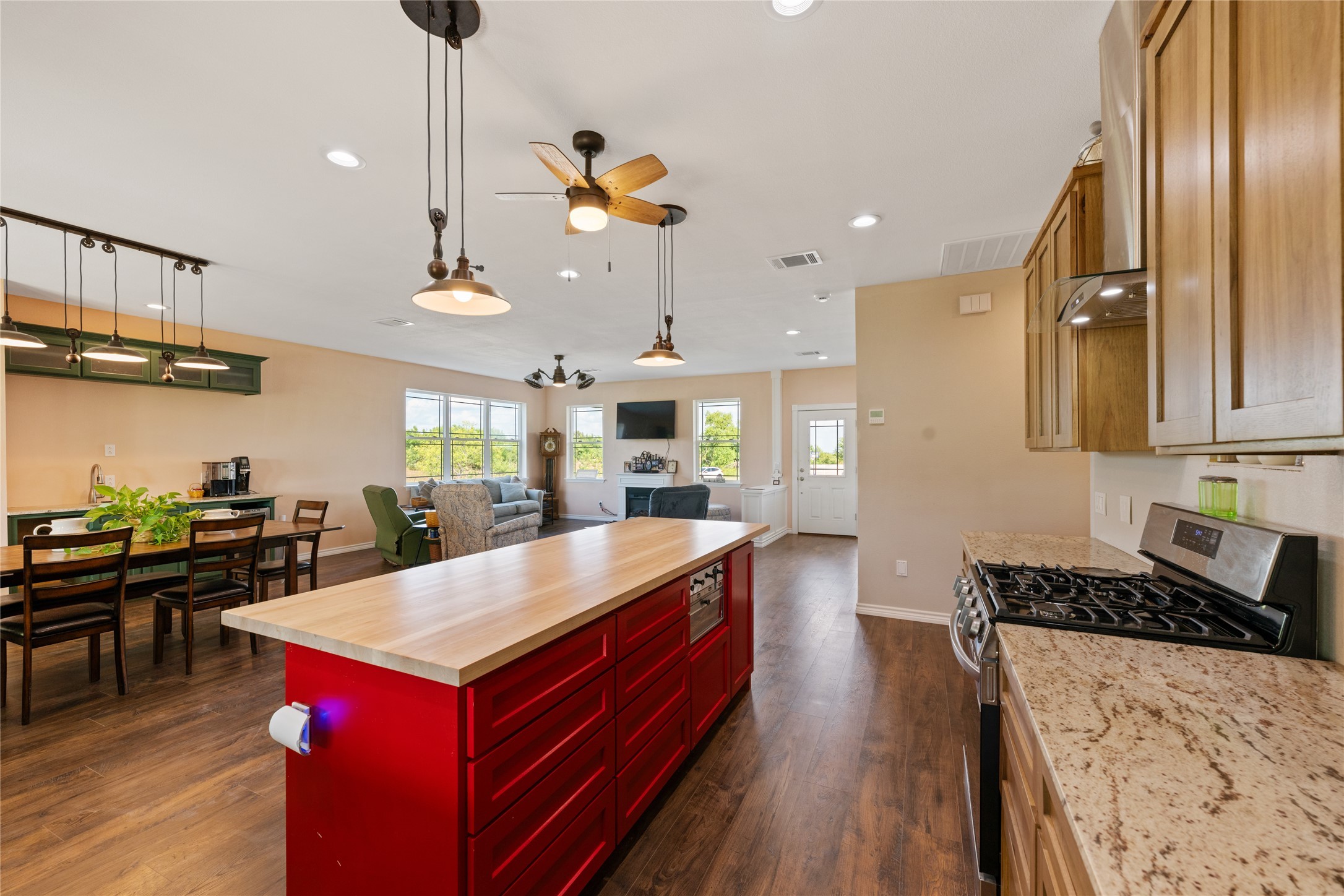 Photo of Listing #1427192
