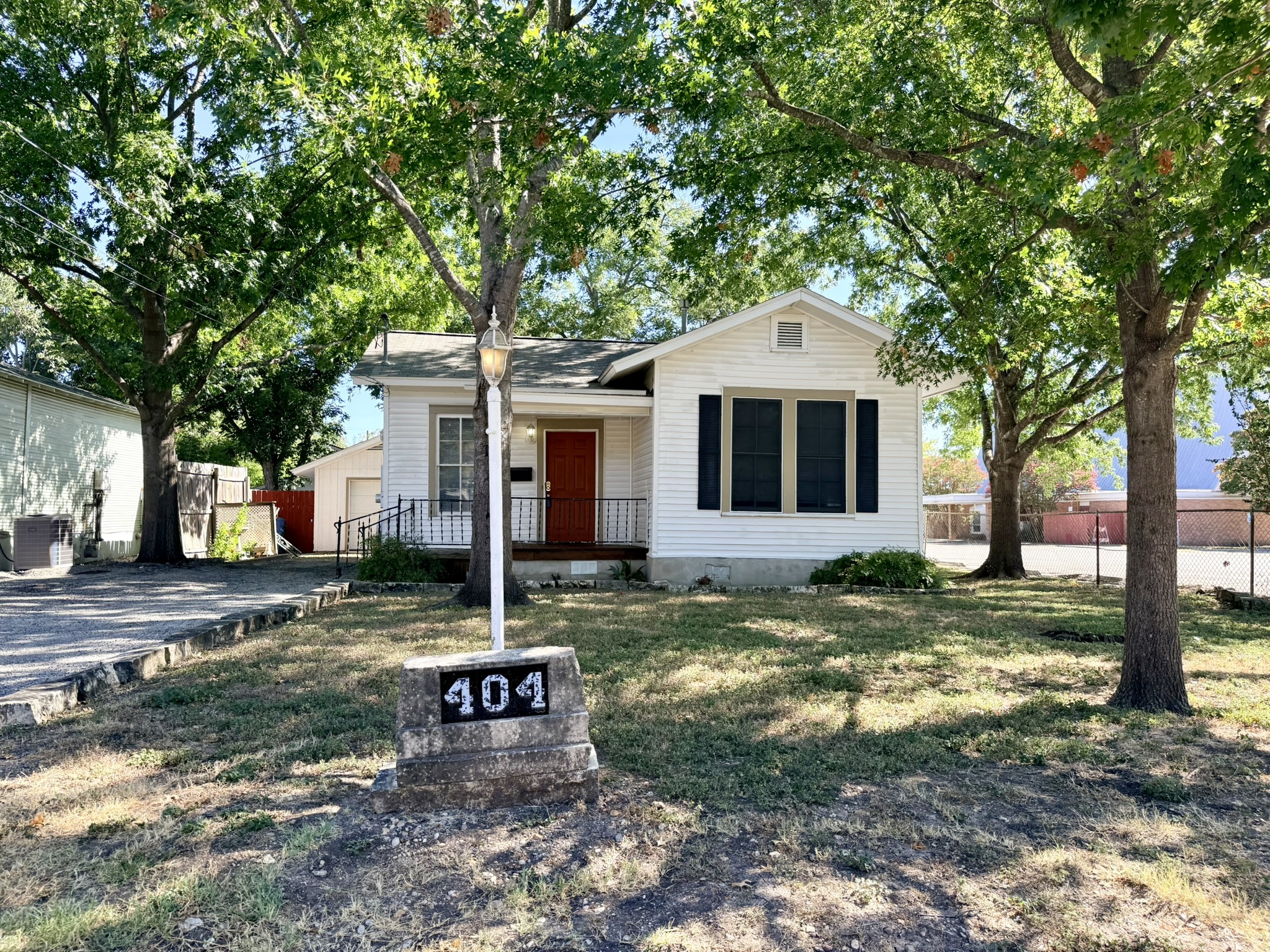 Photo of Listing #1639685