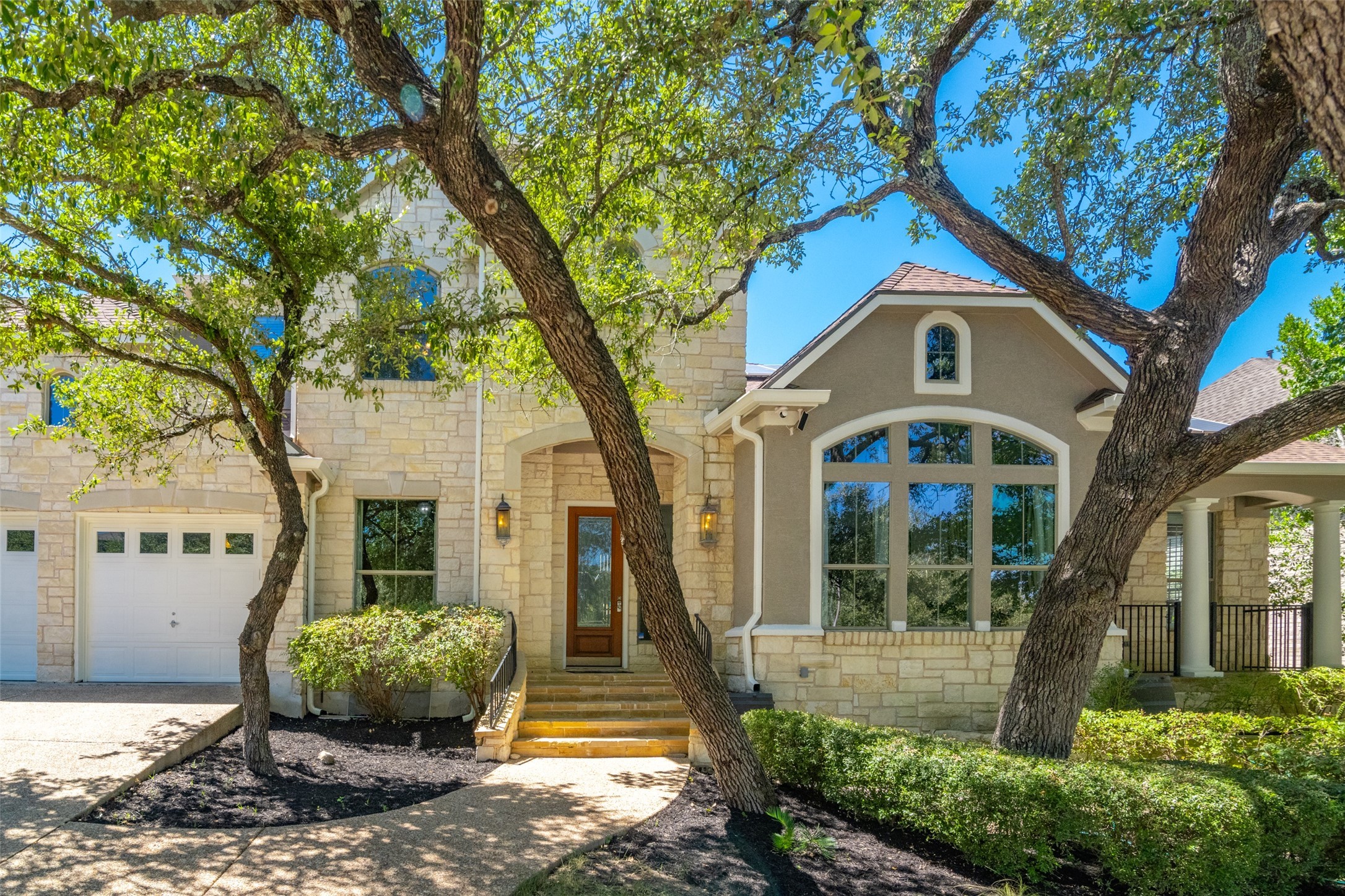 Photo of Listing #1695940