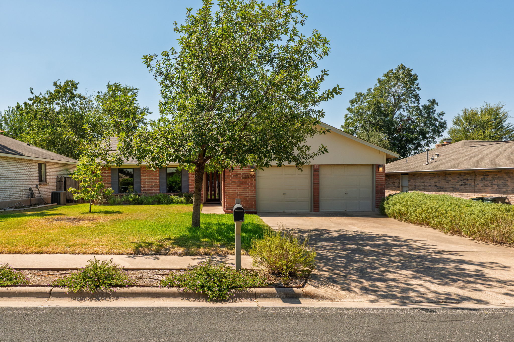 Photo of Listing #2605728