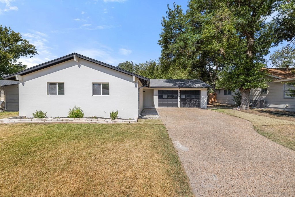 Photo of Listing #8378443