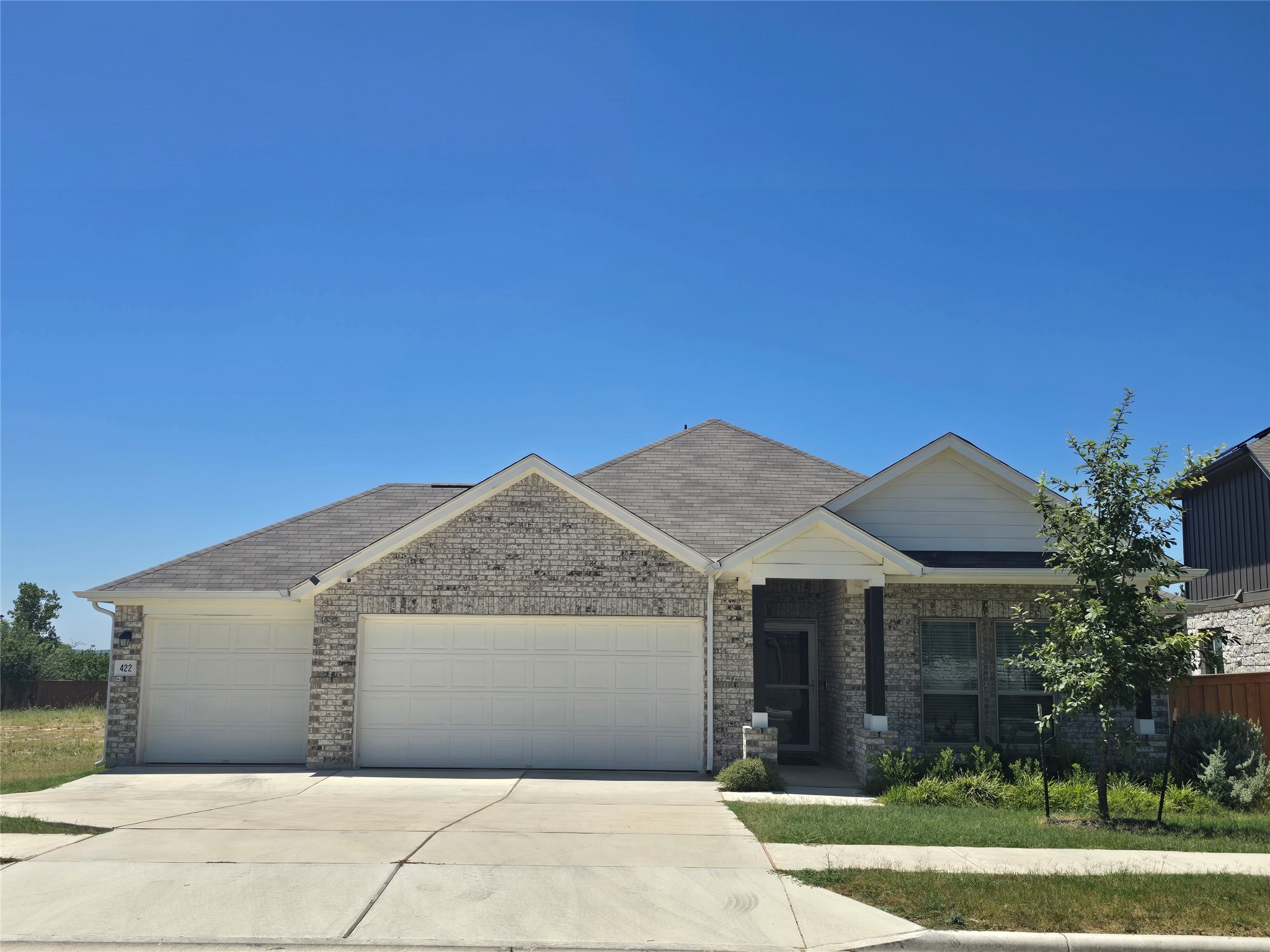 Photo of Listing #8403322