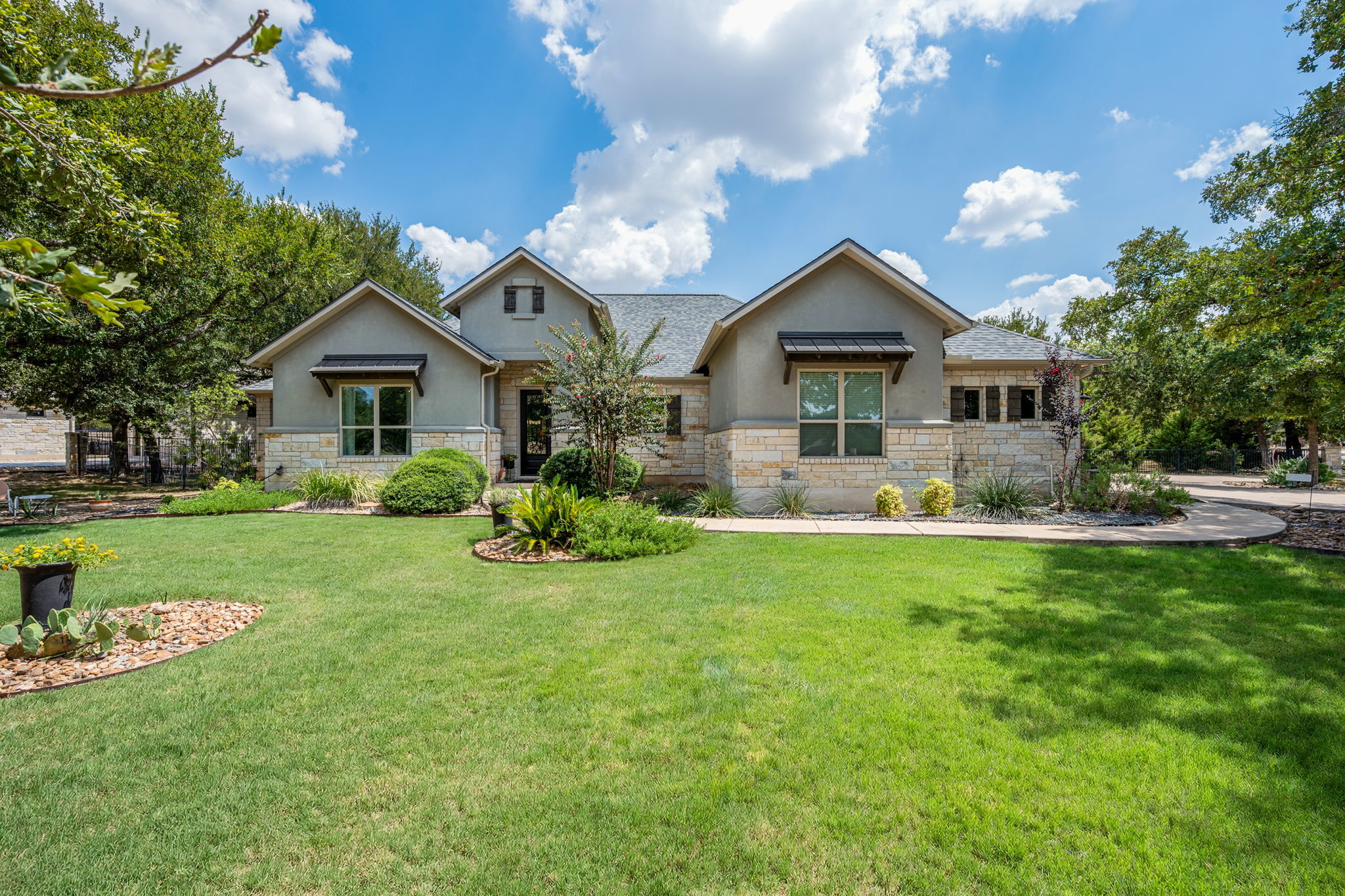 Photo of Listing #1738061