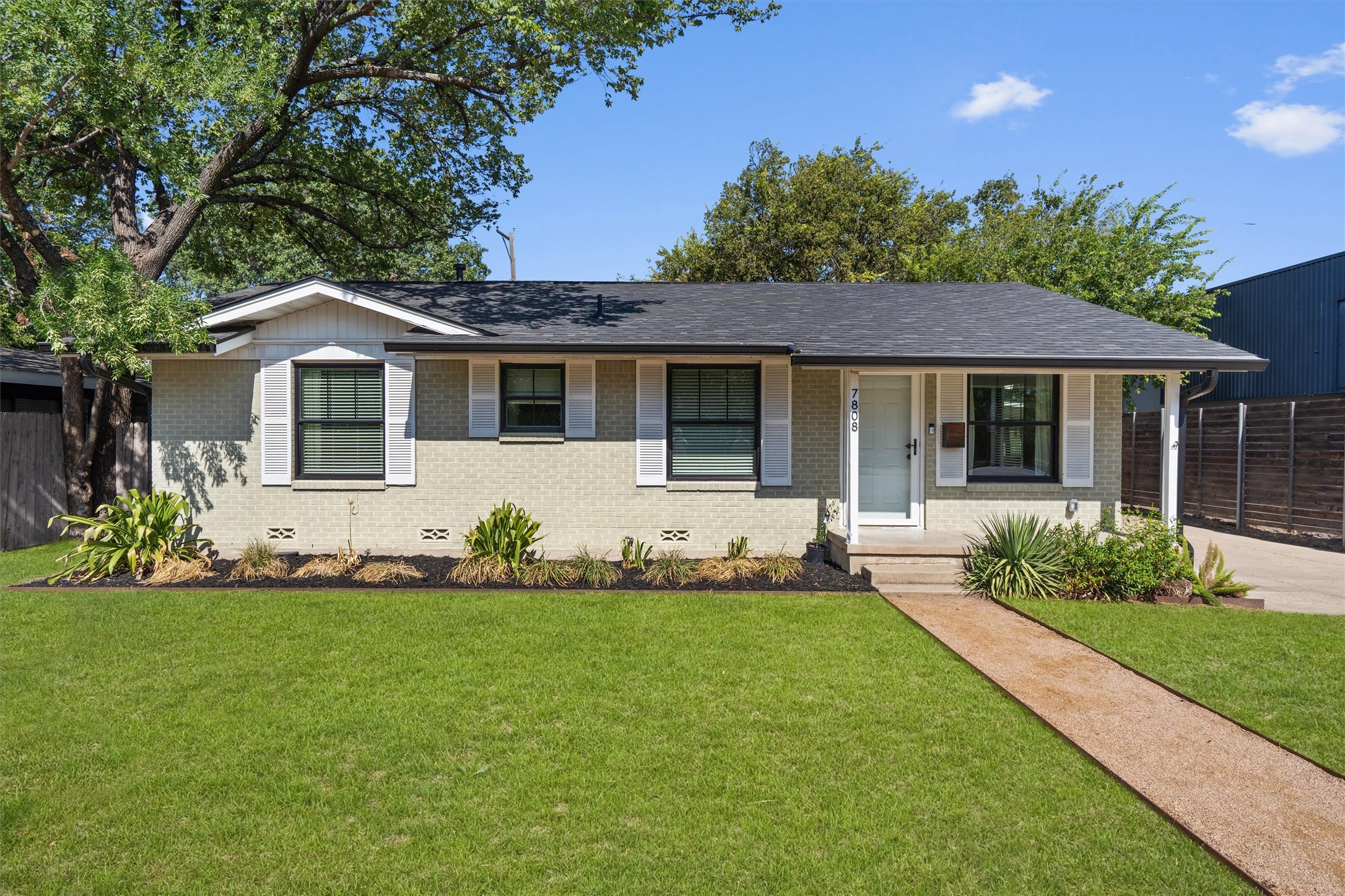 Photo of Listing #5452179