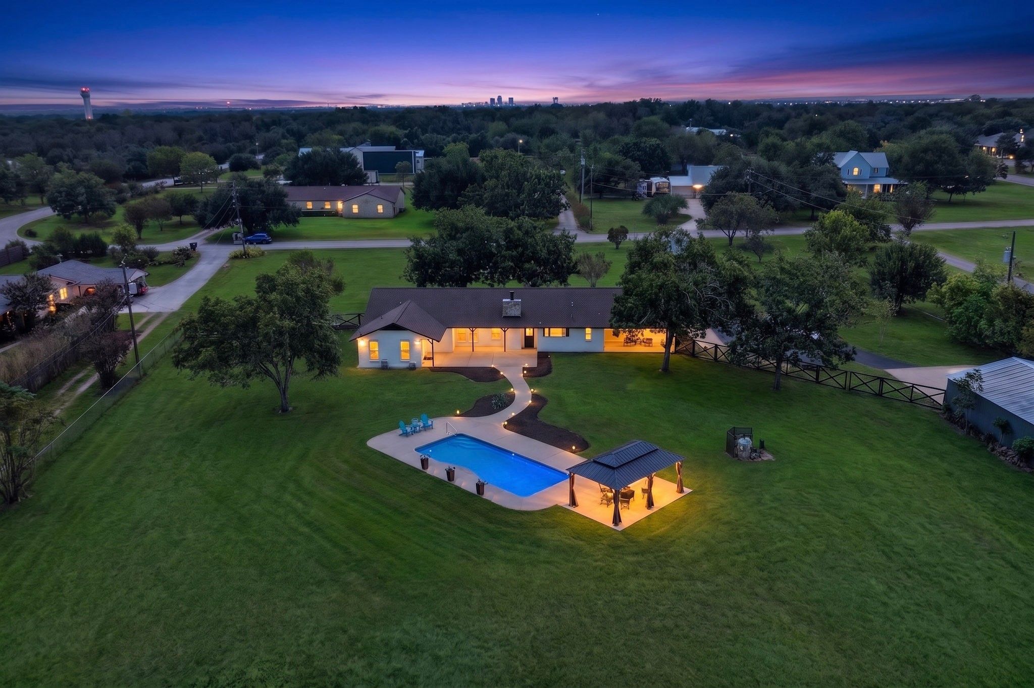 Photo of Listing #4384393