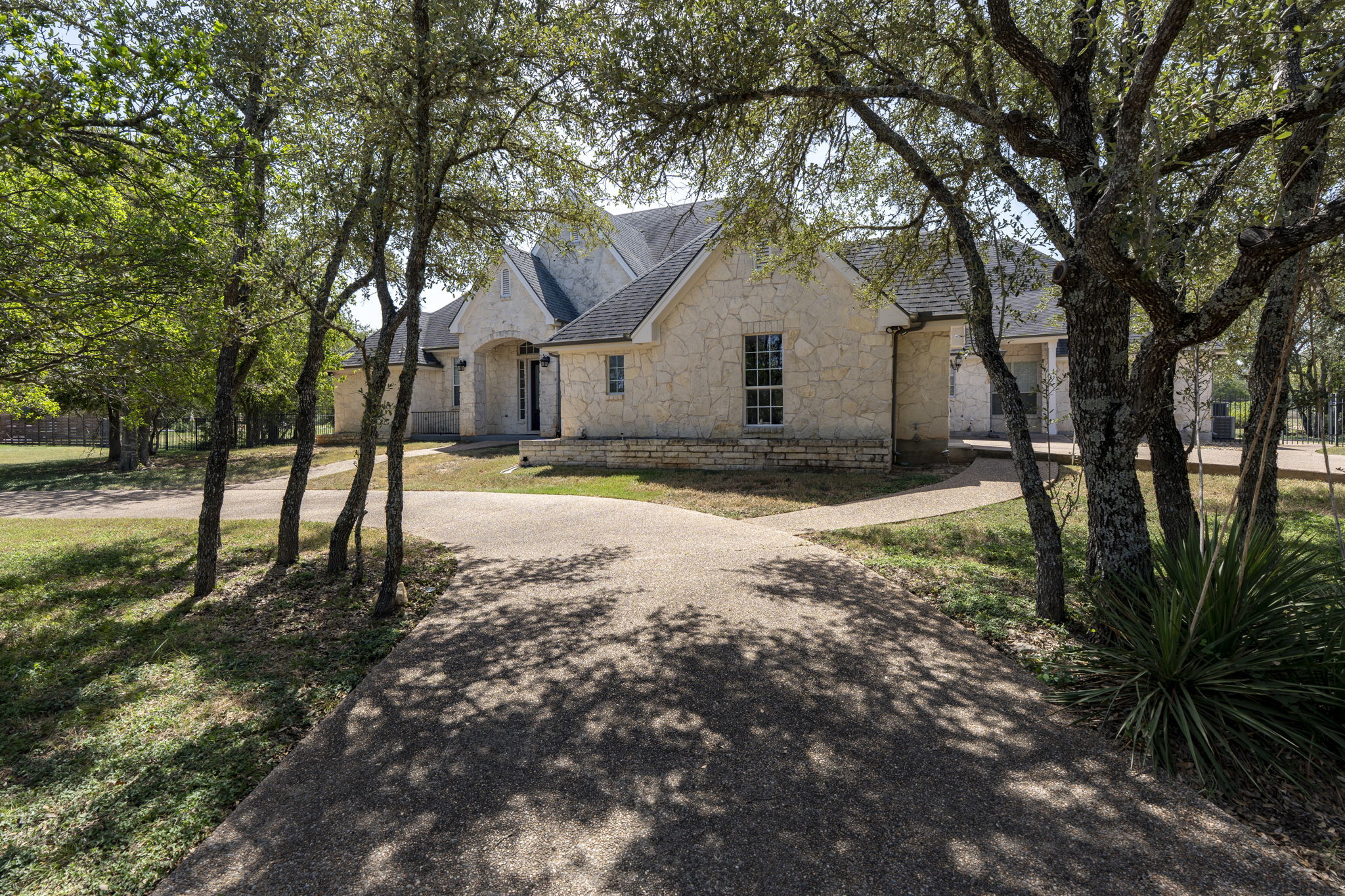 Photo of Listing #9891643