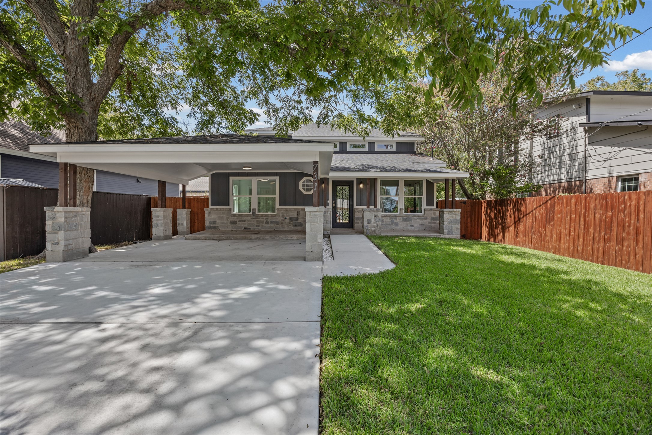 Photo of Listing #1120743