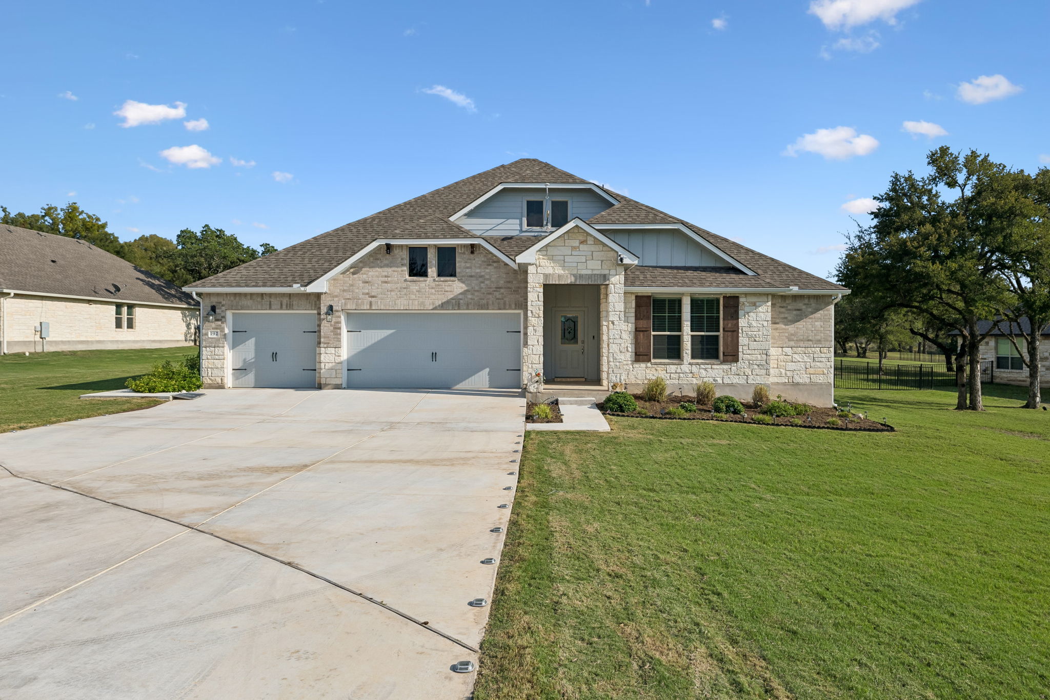 Photo of Listing #1999002