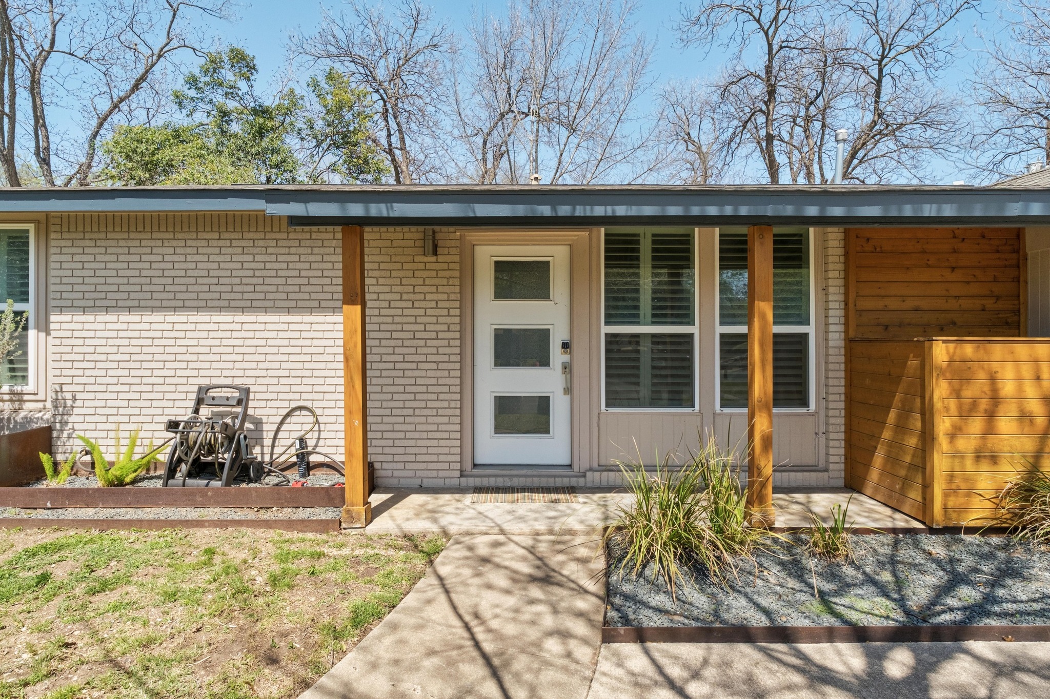 Photo of Listing #8831841