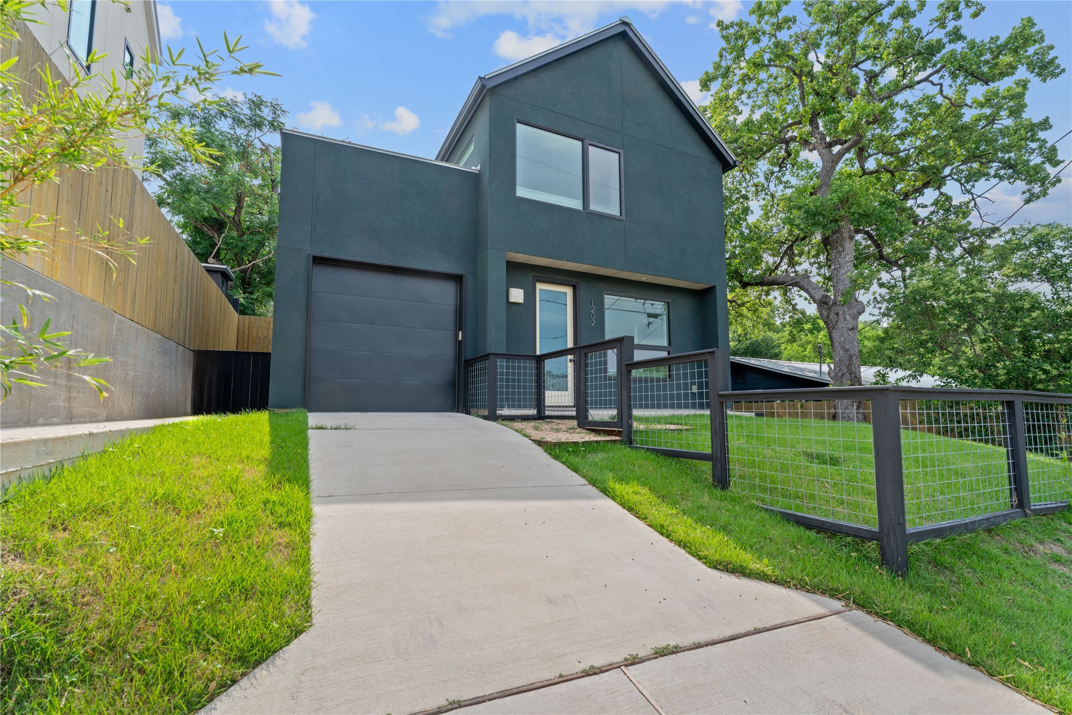 Photo of Listing #8014748