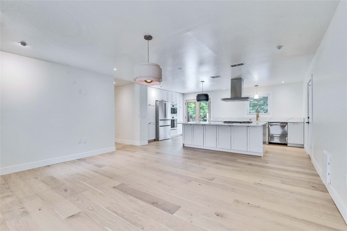 Photo of Listing #2915898