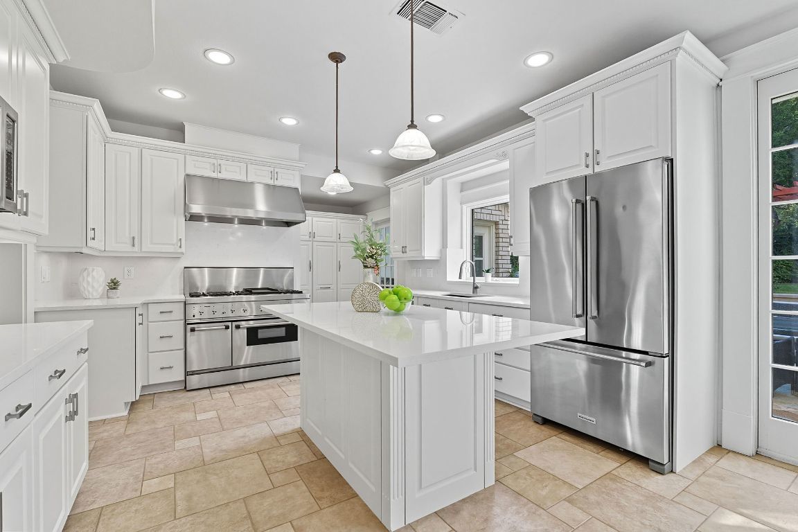 Photo of Listing #8111305