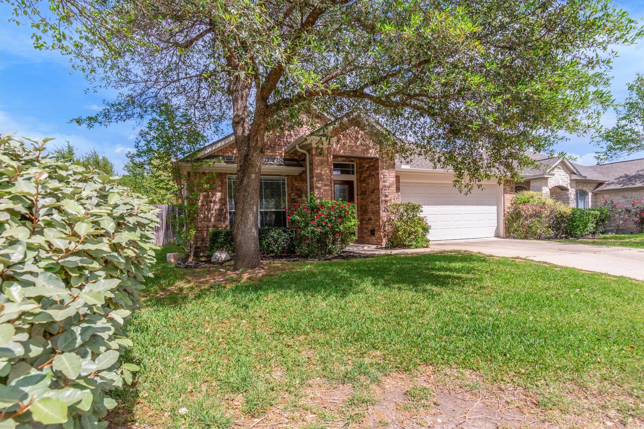 Photo of Listing #2074677