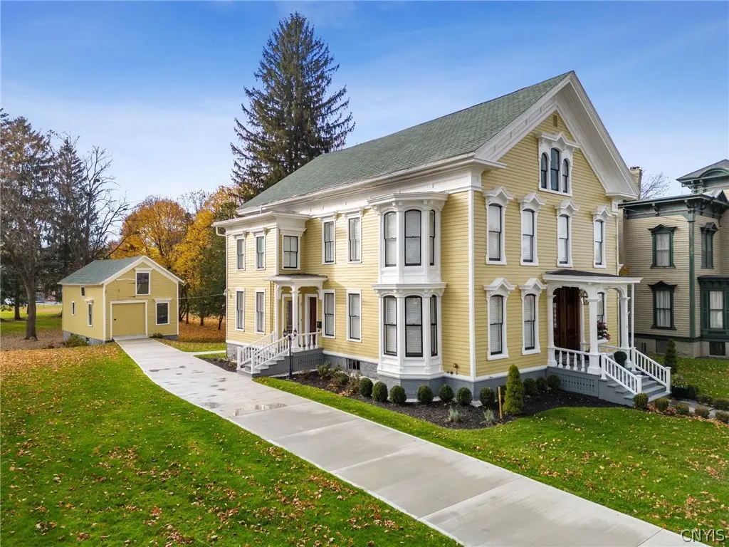 Photo of Listing #S1438680