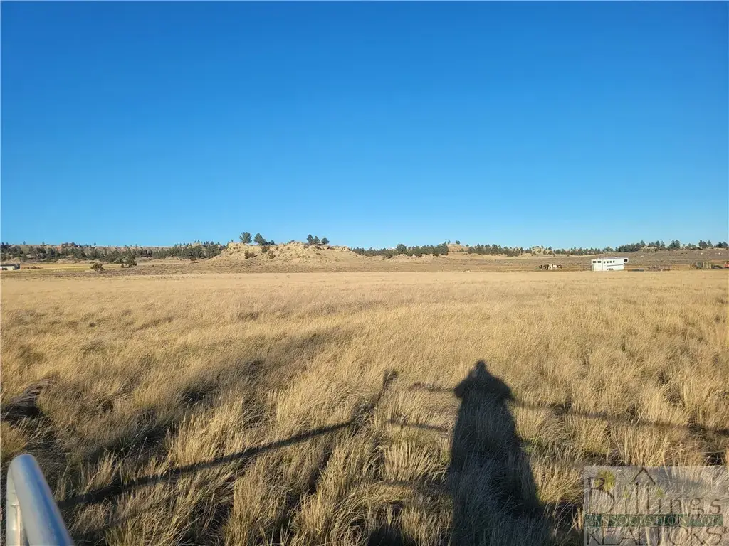 Nhn 3rd Street E, Roundup