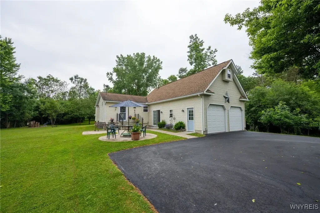 1363 Losson Road, Cheektowaga