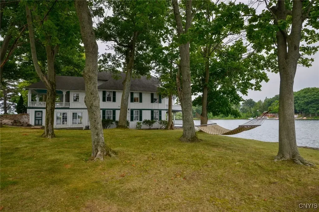 6 Manhattan Island, Alexandria