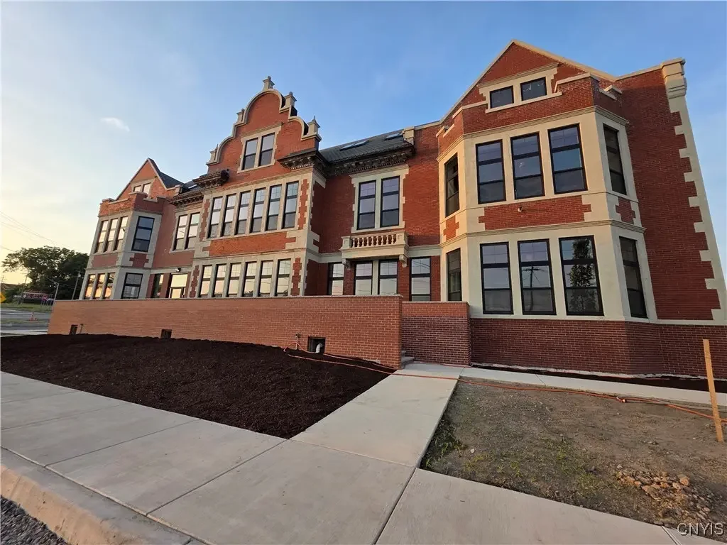 Photo of Listing #S1633953